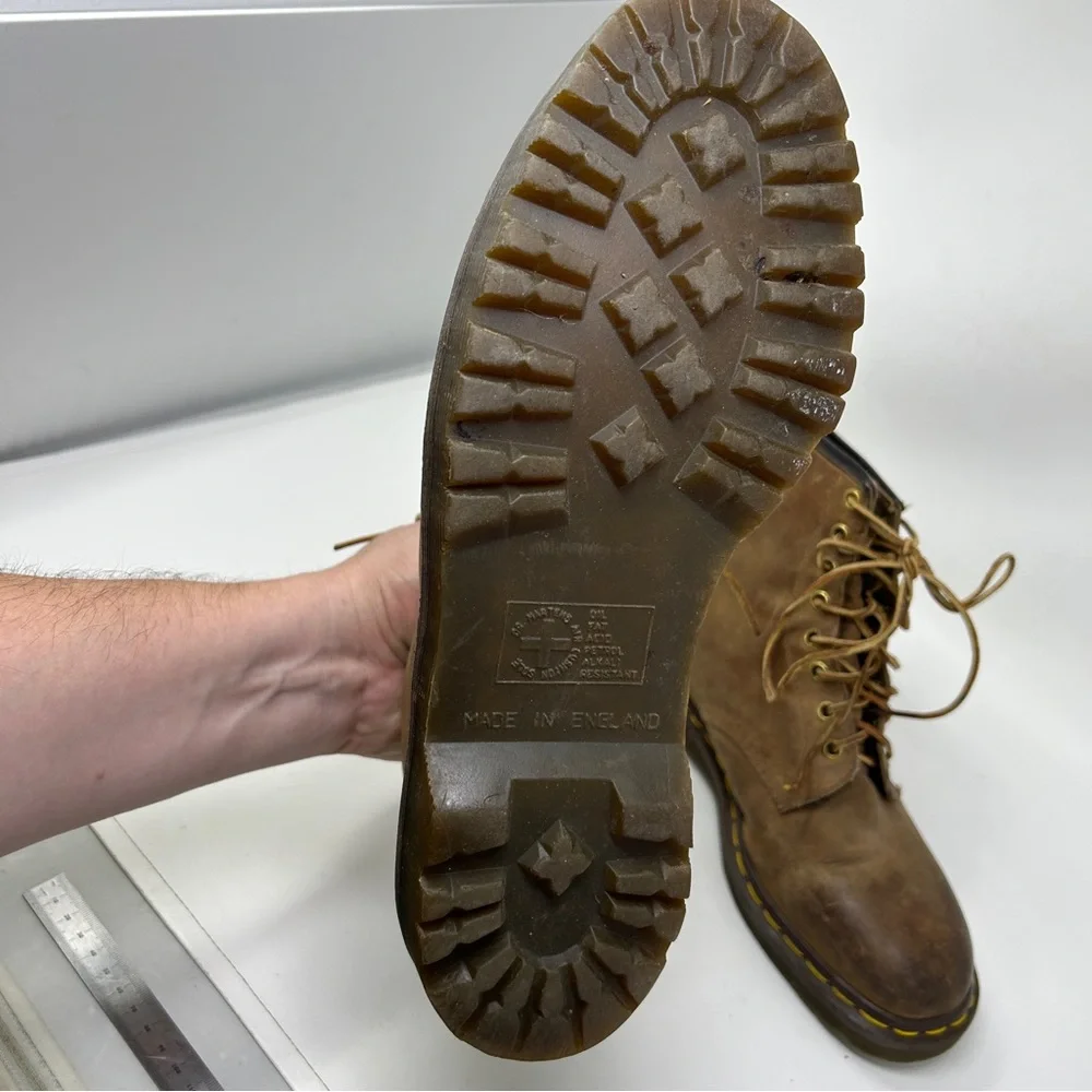 Dr. Martens Vintage leather SIZE UK 10 OR US 12 MADE IN ENGLAND need shoelaces_2